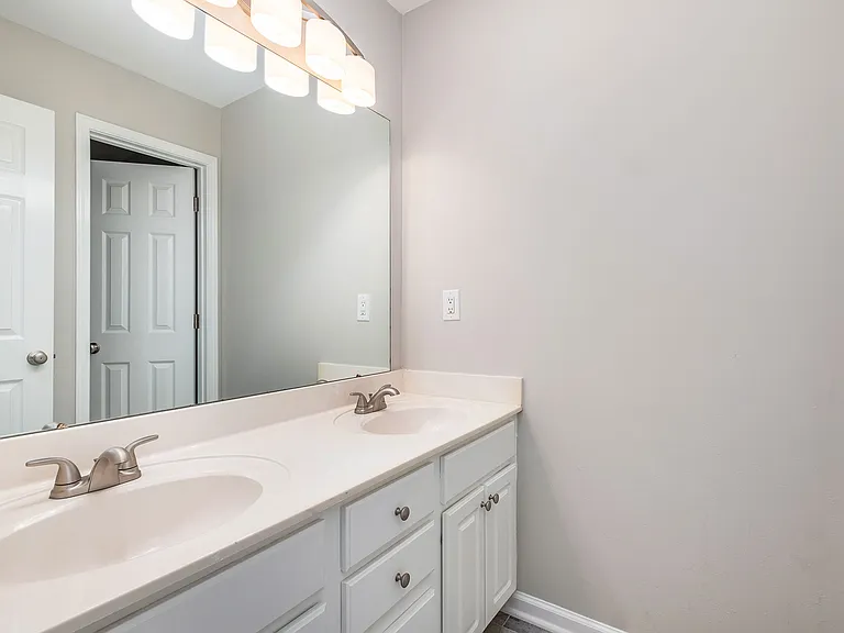 15820 Lavenham Rd — Photo 25