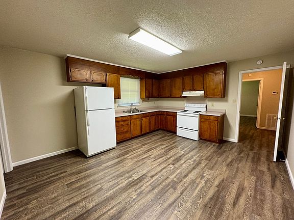 2nd image of 129 Ballard Dr