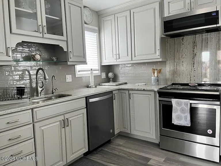 1704 Grand Central Ave #1 — Photo 3