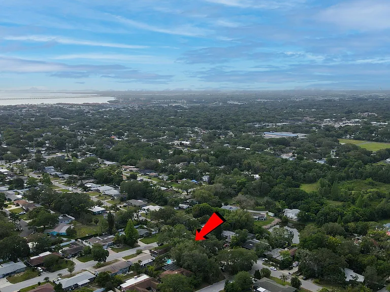 2076 Burnice Dr — Photo 30