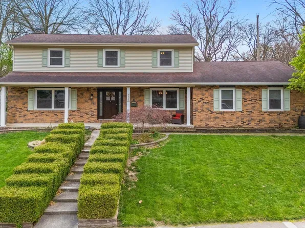 2716 Roscommon Dr, Fort Wayne, IN 46805