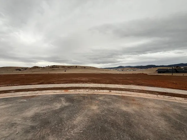 2905 SW Eetclover Cir, Spearfish, SD 57783