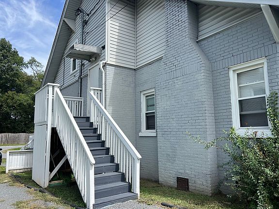 5th image of 219 Lynwood St #6