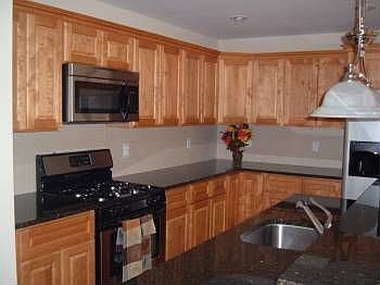 4th image of 514 S 11th Ave