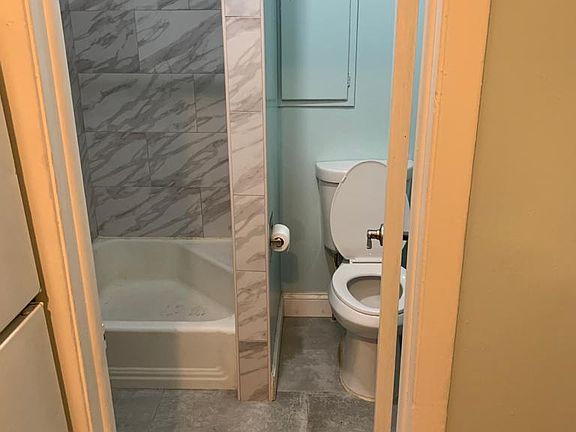 4th image of 564 Madison Ave #2