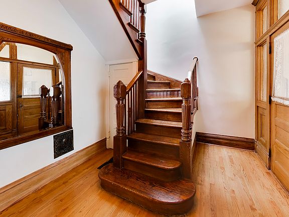 2nd image of 3807 N Alta Vista Ter