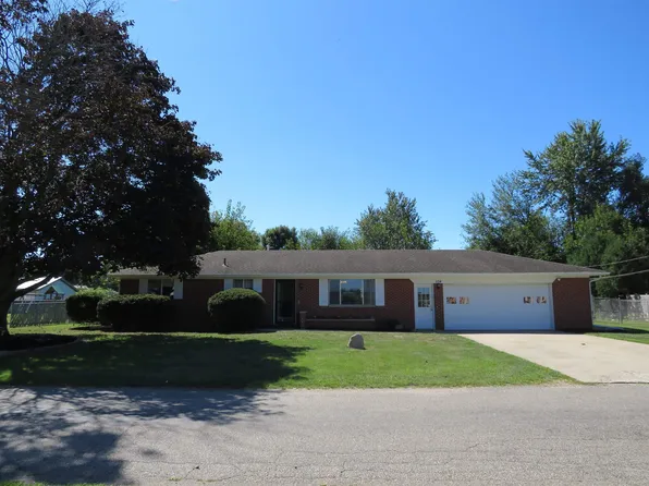 315 W Center St, Burket, IN 46508