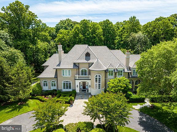 2nd image of 10445 New Ascot Dr