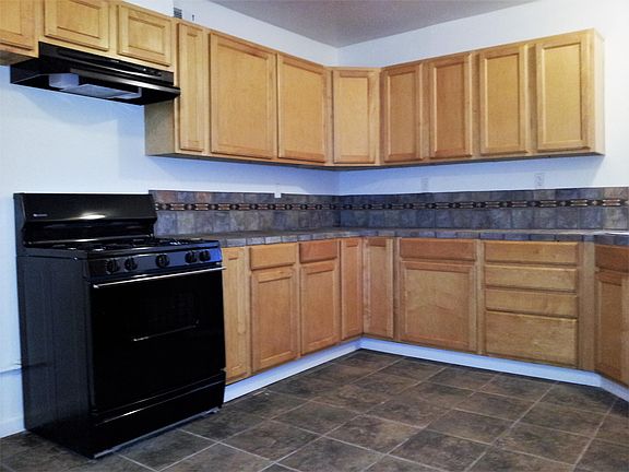 4th image of 308 W 13th St