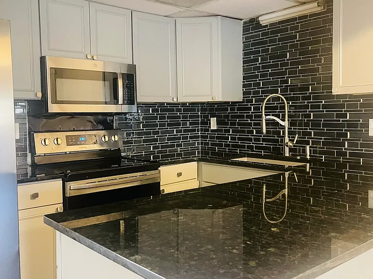 1732 N Hamilton St #D — Photo 6