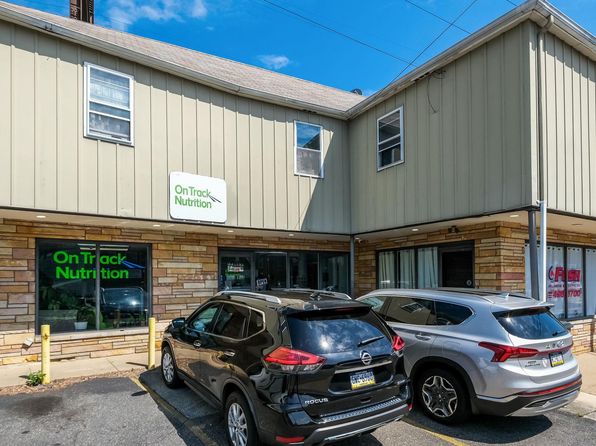 2 Yale Ave, Morton, PA 19070