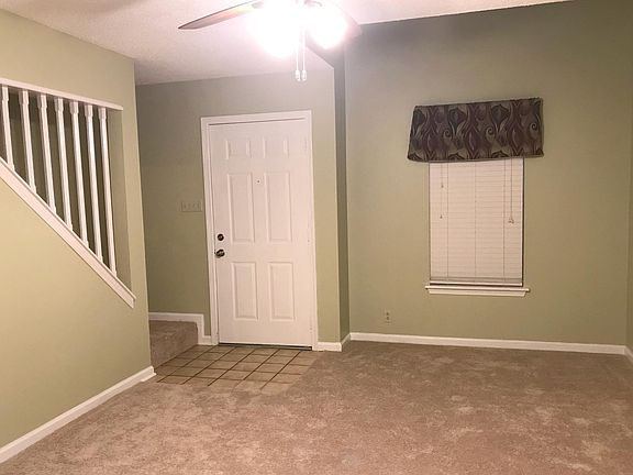 1st Floor: Living