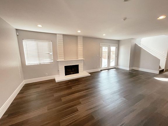5th image of 2206 Carnegie Ln APT A
