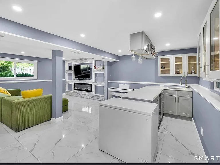 19 Miner Rd — Photo 1