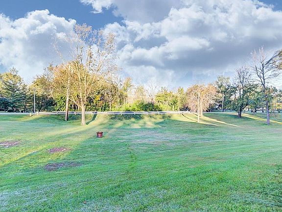 3rd image of 7796 Crestway Dr