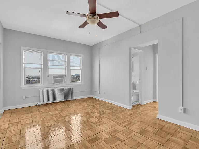 The Glenwood Apartments — Photo 23