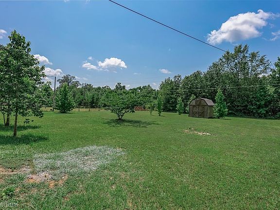 3rd image of 10246 Laurie Ln