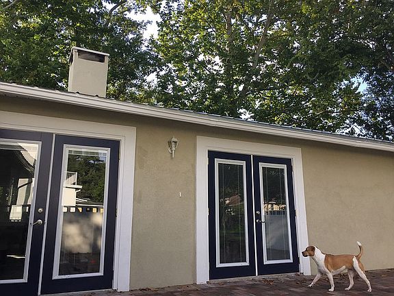 3rd image of 920 SE 13th Ave