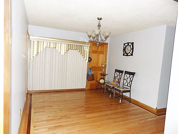 4th image of 30 Gail Ave
