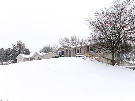 3rd image of 3826 New Holland St