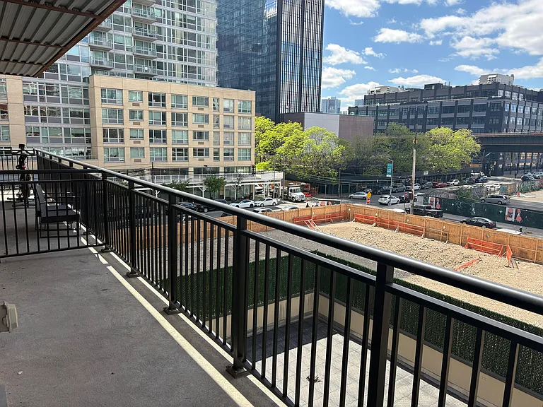 42-60 Crescent St #4F — Photo 16