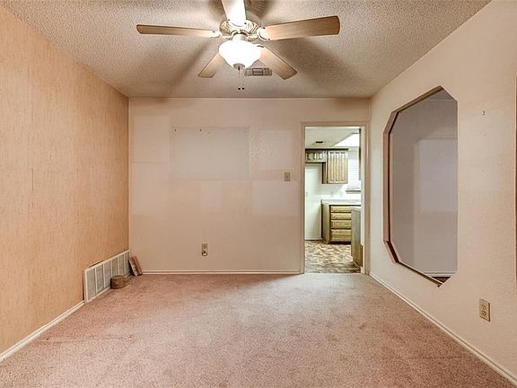 3rd image of 1512 Circle Ln