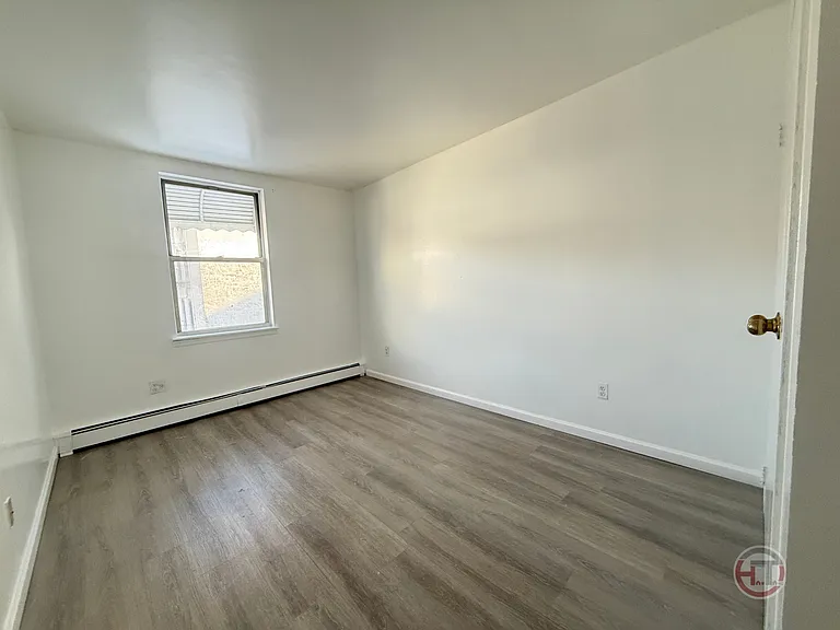 1682 Topping Ave #3 — Photo 6