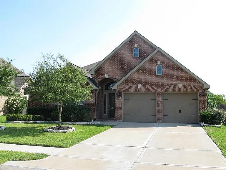 14104 Green Thicket Dr — Photo 1
