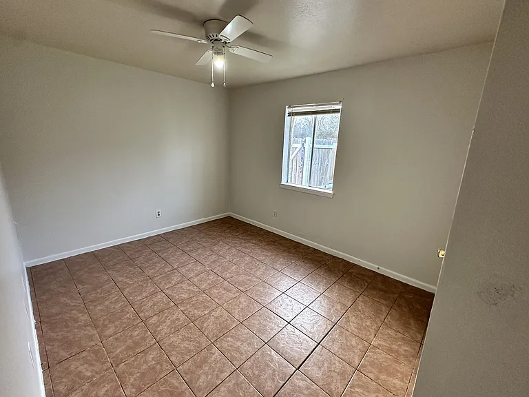 4009 Milton St #C — Photo 4