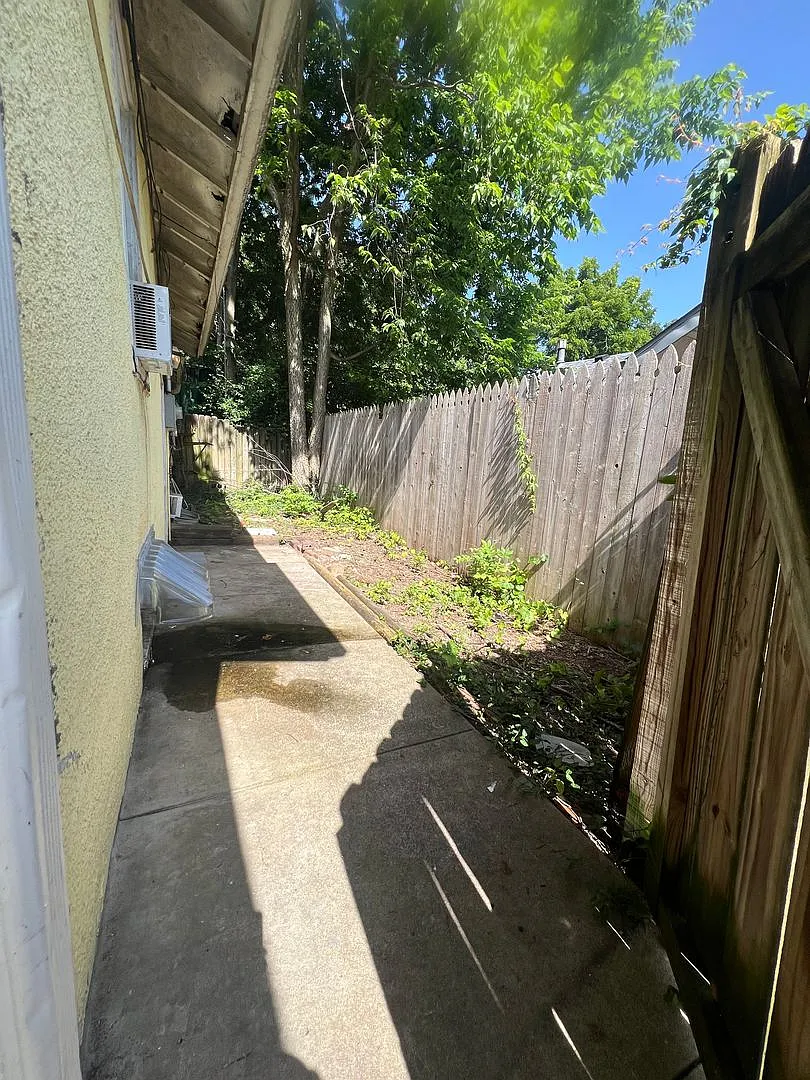 11 Aldeah Ave — Photo 2