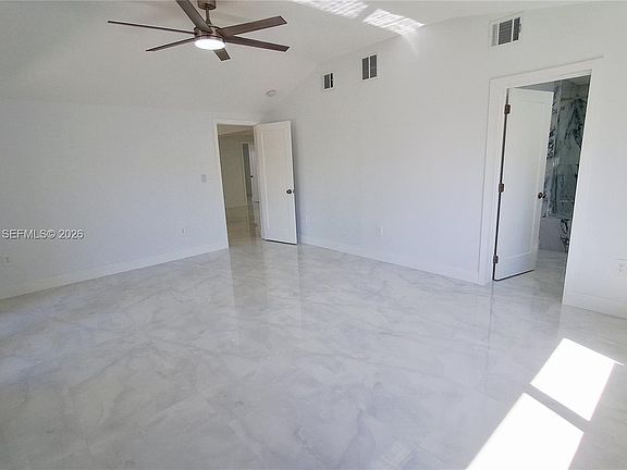 4th image of 216 Shadow Way