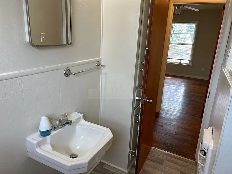 408 Allen St — Photo 25
