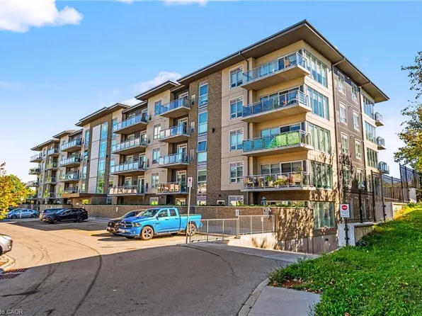 16 Markle Cres #413, Hamilton, ON L9G 0H4