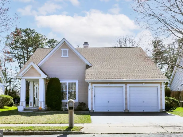21 Lakeland Dr, Barnegat, NJ 08005