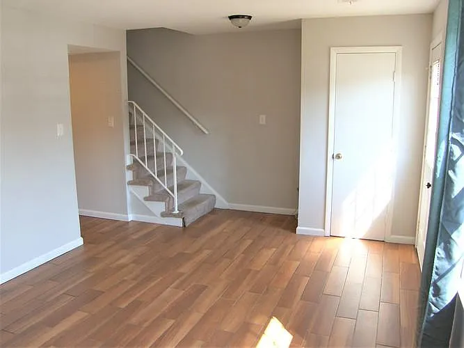 Building Photo - 2424 Kilpatrick Pl #1