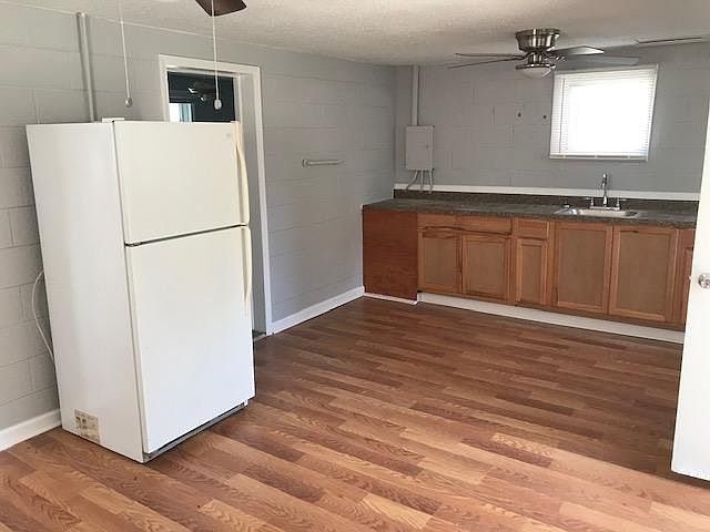 2nd image of 2809 1/2 Goble St