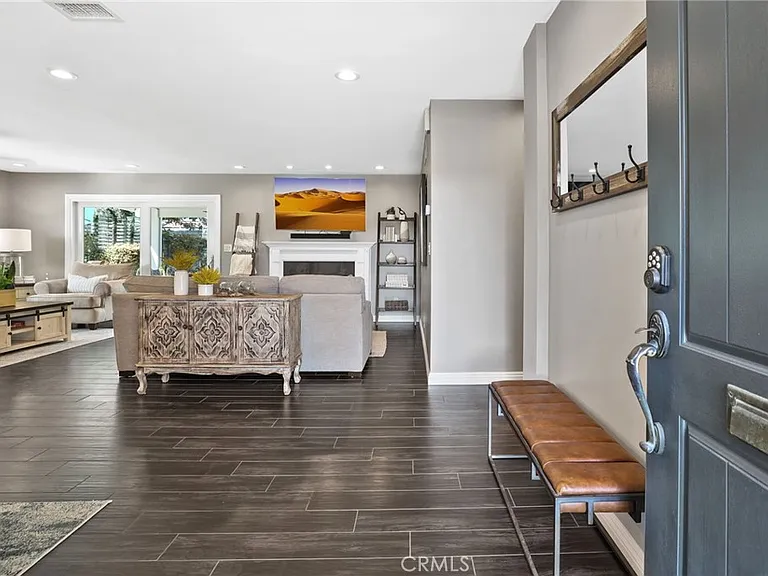 5251 Anthony Ave — Photo 5