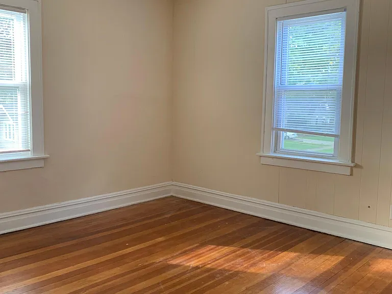 516 Douglas Ave — Photo 10