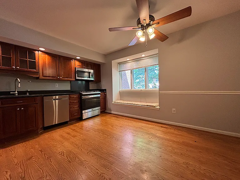 412 Five Farms Ln — Photo 4