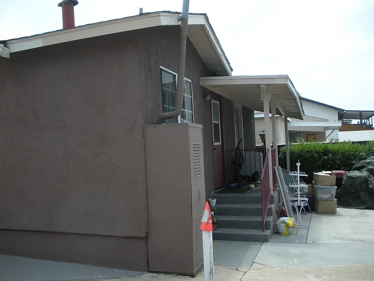 1136 Twin Oaks Ave — Photo 15