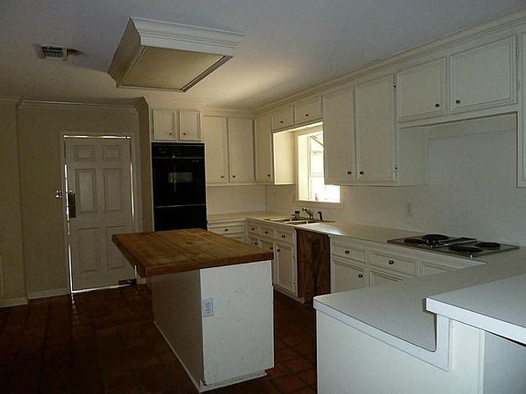 5th image of 5334 Longmont Dr