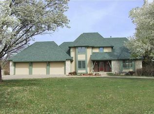 5920 SW 34th Ter, Topeka, KS 66614