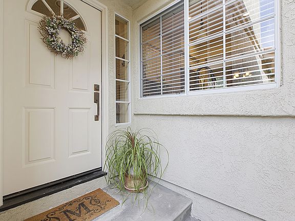 3rd image of 10959 Creekbridge Pl