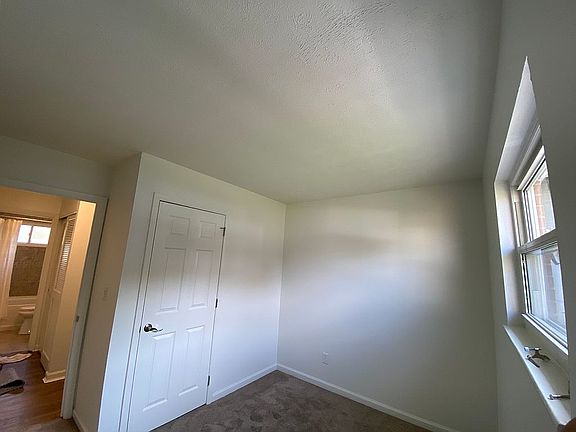 3rd image of 1037 Marbea Dr