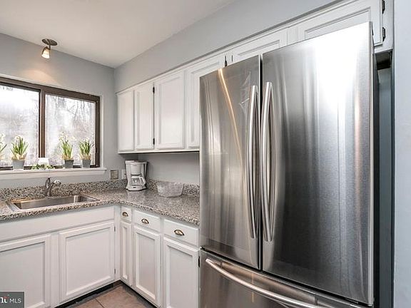 4th image of 109 Dorothy Ln