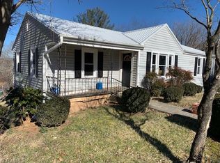 330 W Virginia St, Mount Airy, NC 27030