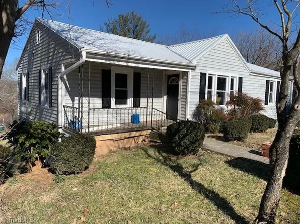 330 W Virginia St, Mount Airy, NC 27030