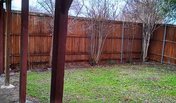 3rd image of 957 Lockhart Dr