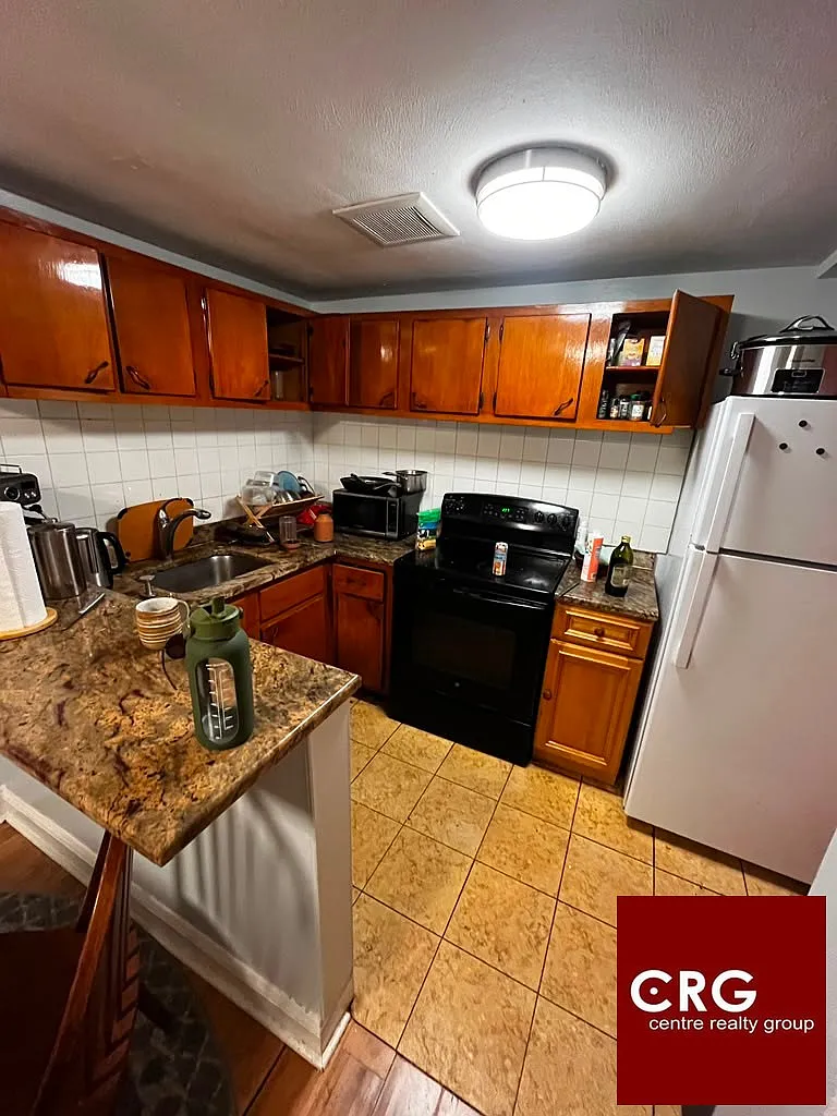 2 bed, 1.0 bath, $2,200 — Photo 1
