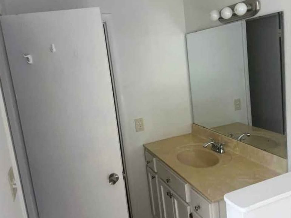1st image of 2713 Lemontree Ln